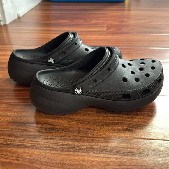 CROCS Womans Classic Platform Clog. Woman’s size 11 - Picture 3 of 9